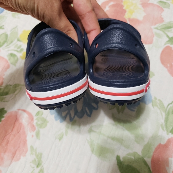 Crocs toddler size 9 - Picture 4 of 4